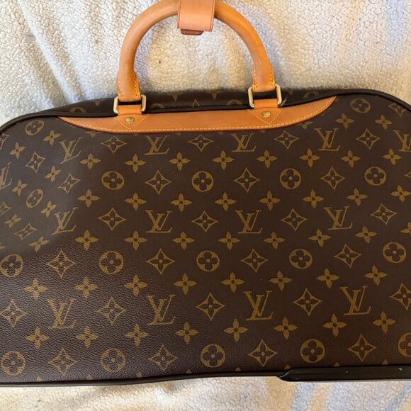 Eole 50 Louis Vuitton Monogram Travel Bag is Unisex - Picture 6 of 15